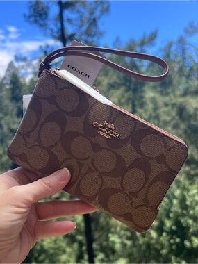 COACH Small Double Zip Corner Wristlet Wallet in Khaki/Redwood Gold Hardware NWT